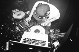 LEE HARRISON CREATIVE