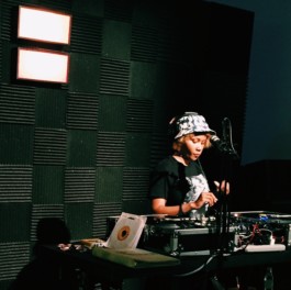 LEE HARRISON CREATIVE