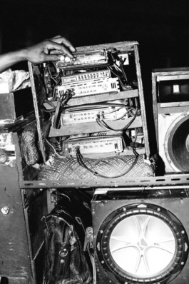 LEE HARRISON CREATIVE