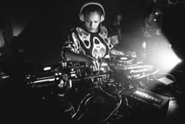 LEE HARRISON CREATIVE